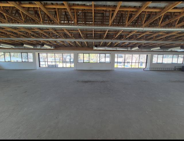 333M² OFFICE TO LET IN WOODMEAD